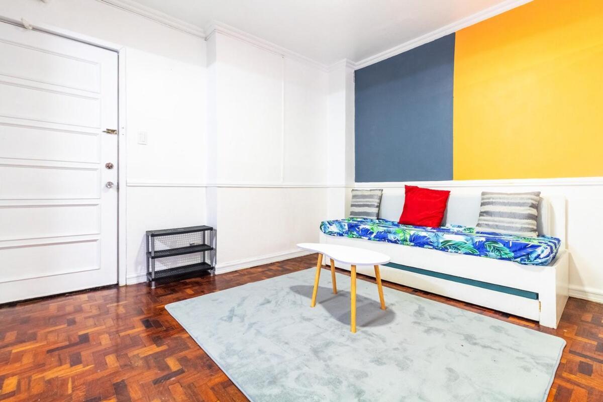 Stylish Hip In The Heart Of Poblacion, Apartment