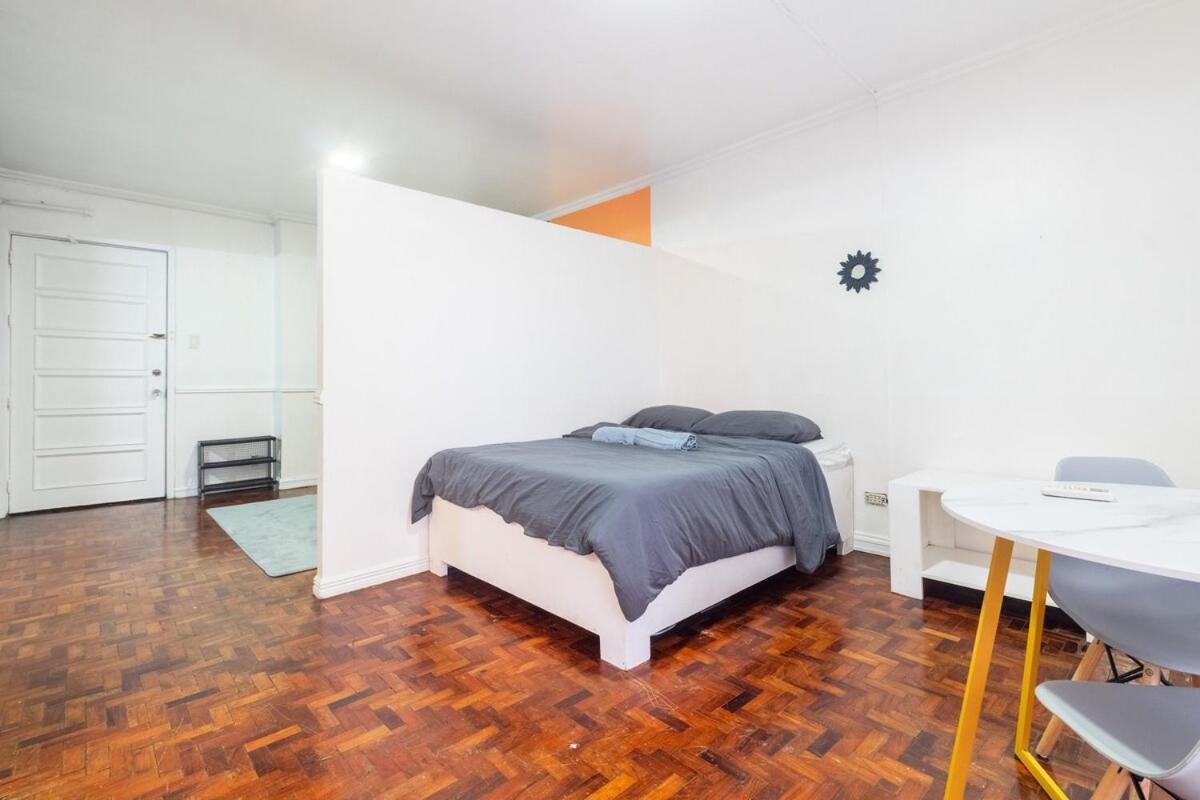 Apartment Stylish Hip In The Heart Of Poblacion, Manila