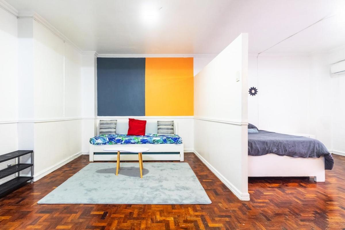 Stylish Hip In The Heart Of Poblacion, Apartment *