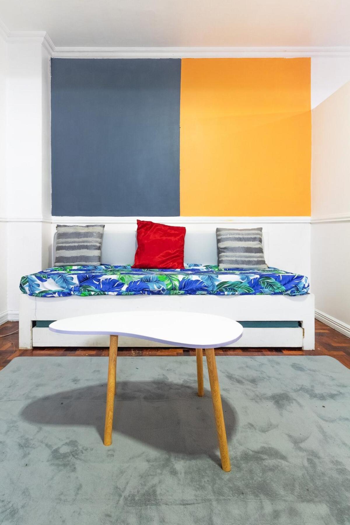 Apartment Stylish Hip In The Heart Of Poblacion,