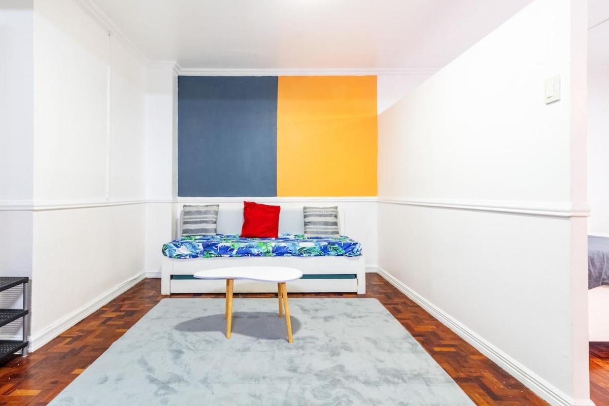 Stylish Hip In The Heart Of Poblacion, Apartment *