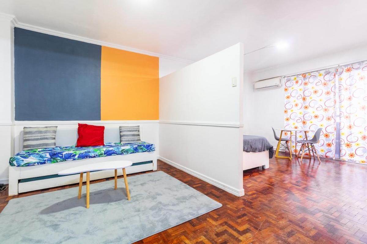 Apartment Stylish Hip In The Heart Of Poblacion, Manila